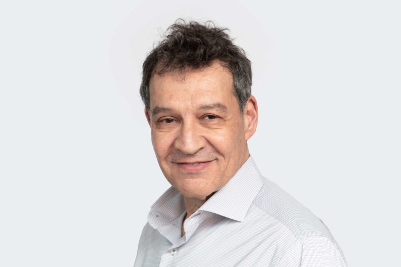 Image for Leading library change with confidence